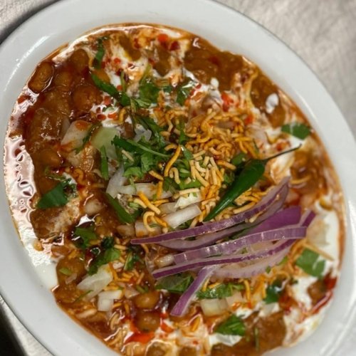 Aloo-tikki-chole
